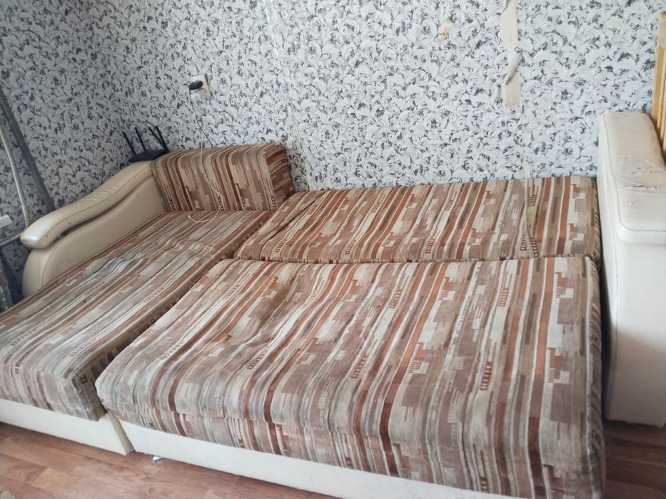 Продам диван с креслом