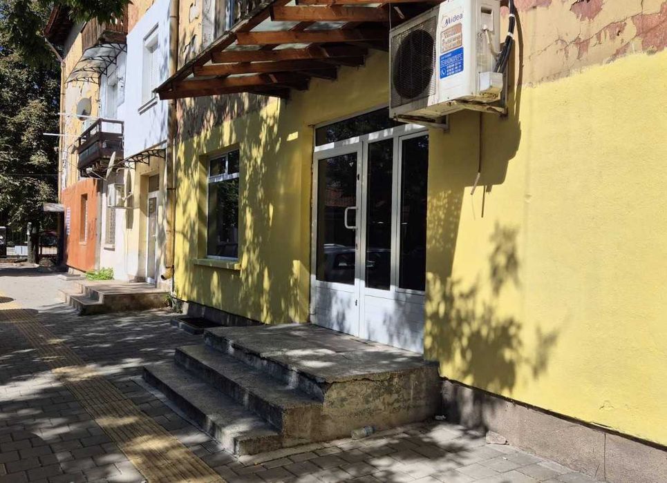 Дава се под наем Магазин в Перник, Център - 38 кв.м за 382.5 € - Снимка #9