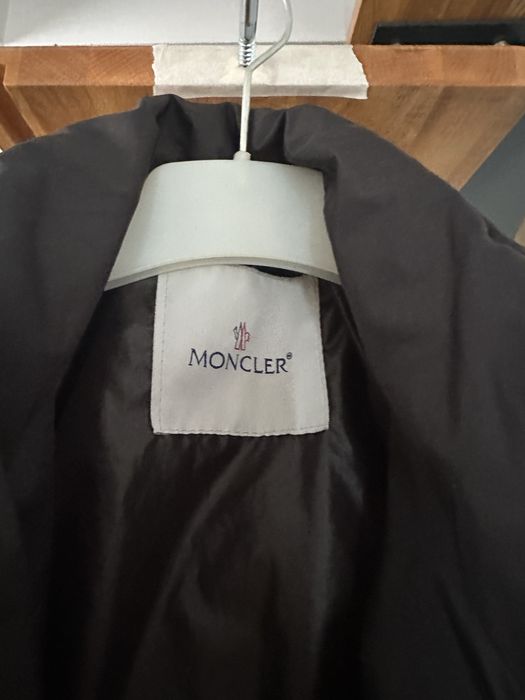 Vesta Moncler neagra