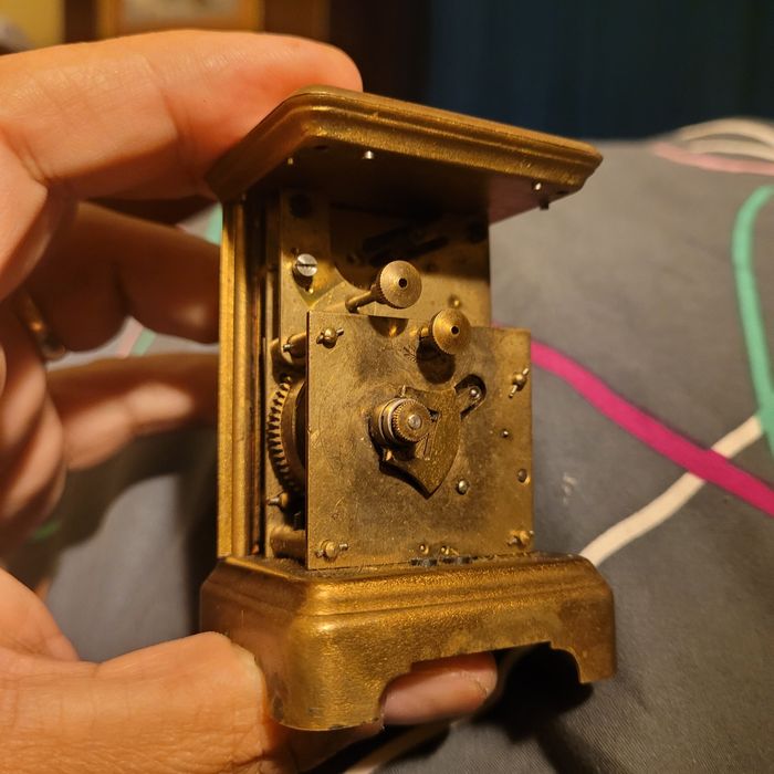 Ceas de trasura (carriage clock)
