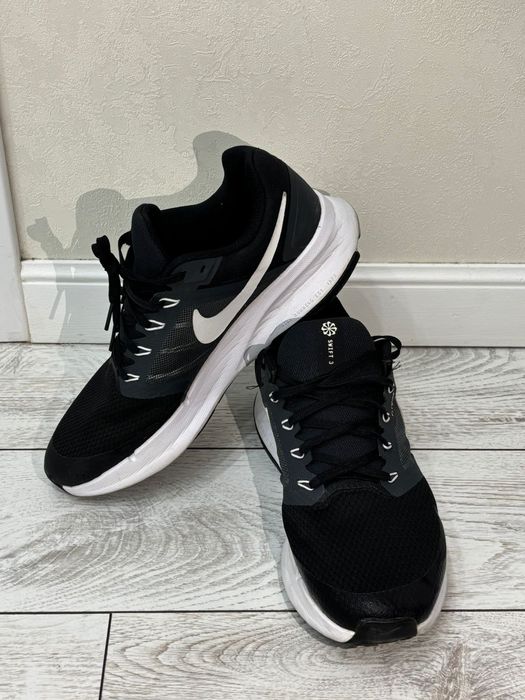 Качественная БУ кроссовка без запаха