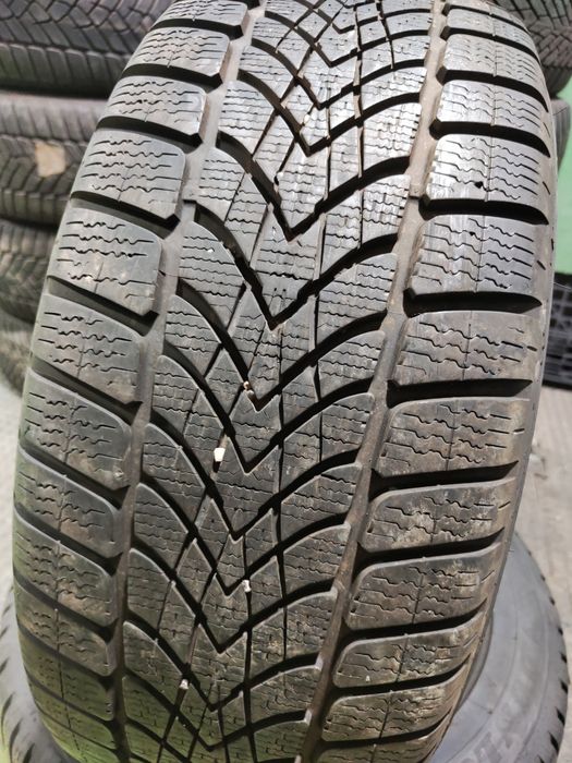2 бр зимни 225/55/17 Dunlop 23г