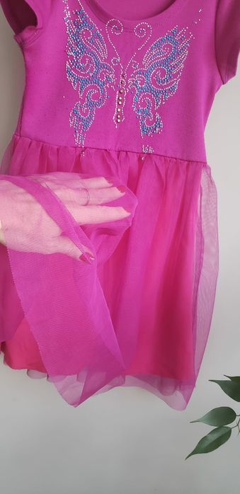 Два платья на девочку 4-5 лет. Оба за 3000