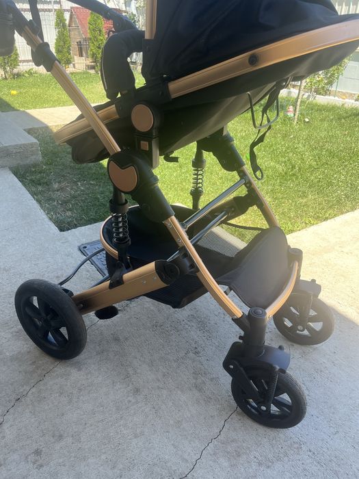 Vand Carucior 3 in 1. Stare foarte buna.