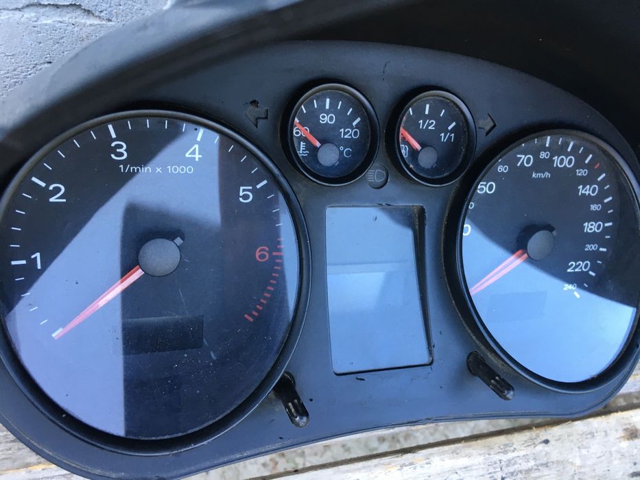 Ceas Ceasuri Bord Audi A2 1.4 1.6 Benzina EUROPA