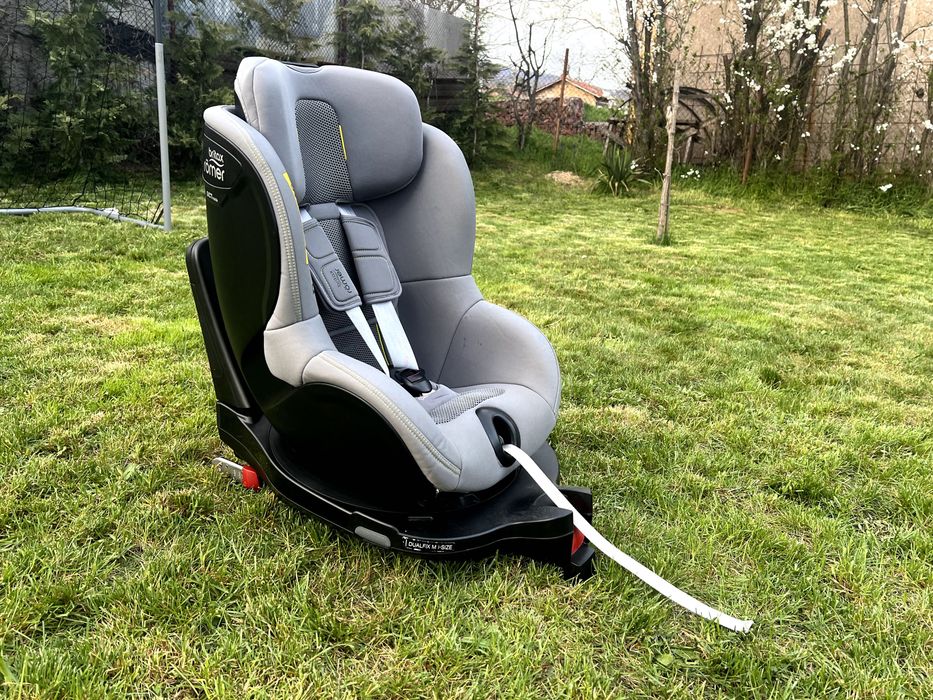 Детско столче за кола Britax Romer Dualfix M i-SIZE, (от 61 до 105 см)