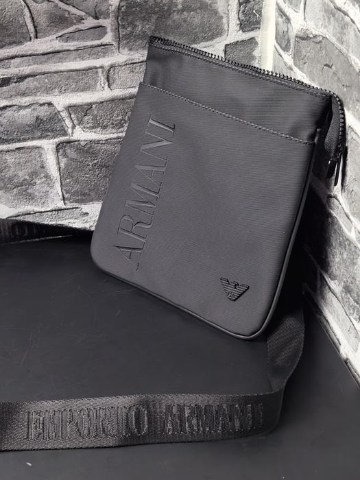 Emporio Armani чанта 2026