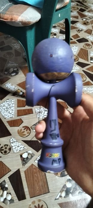 Vând/schimb kendama cu semnătura lui miguel și a lui Cojo