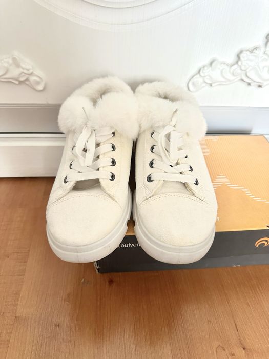 Продам кроссовки зимние