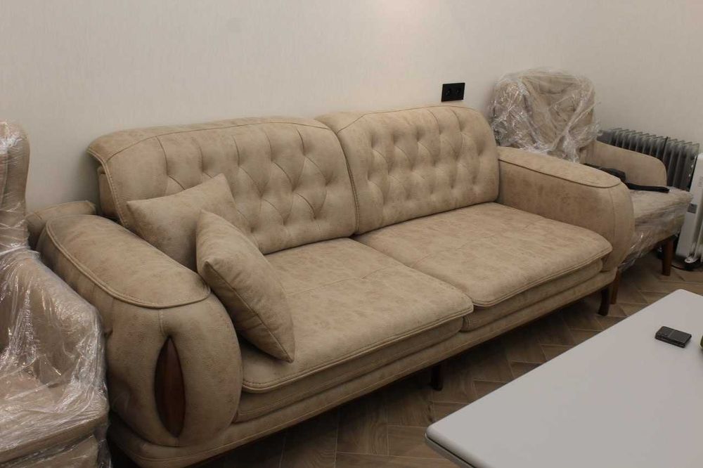 продается 3 комнатных квартира