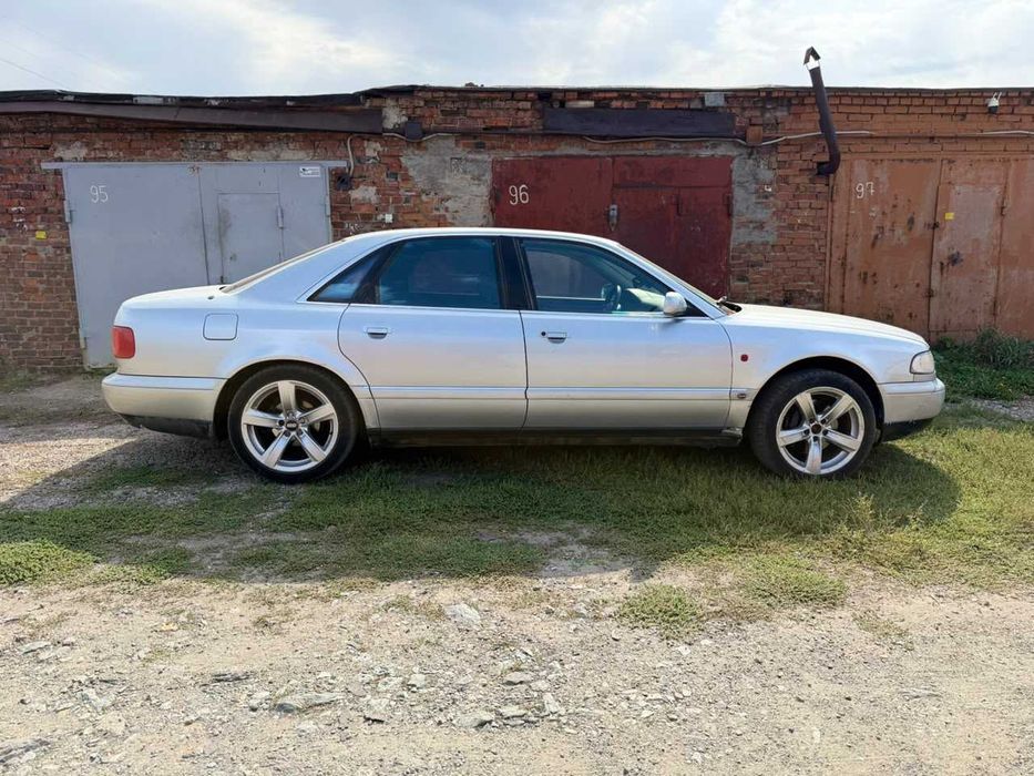 Продам Audi A8 3.7 Quattro (D2)