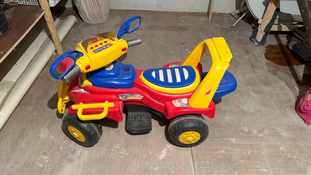 Машинка 2-5 лет/ самовывоз с Иманбаевой, 2