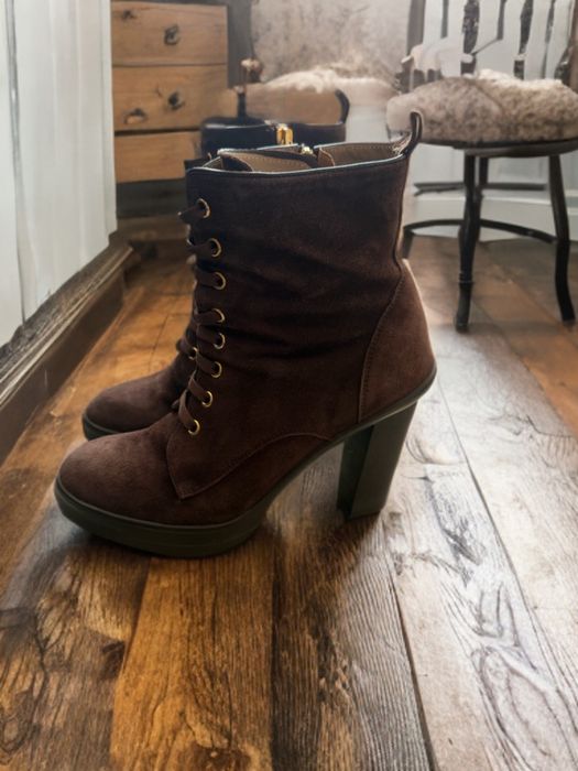 Дамски велурени боти Maimai