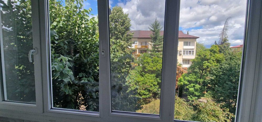 Inchiriez apartament 4 camere Baia Mare zona Gh. Marinescu