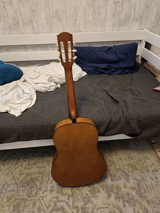 Гитара на 6 струн с чехлом в подарок