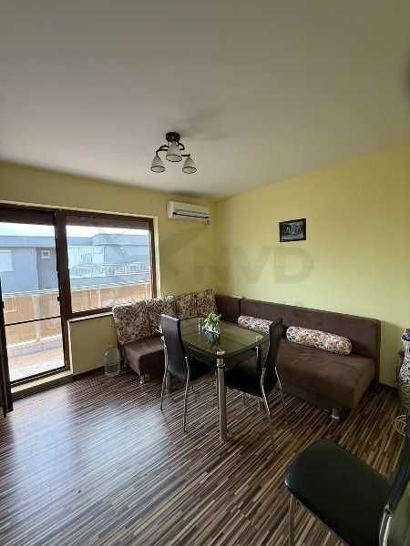 Дава се под наем двустаен апартамент с паркомясто във Възраждане 4! 21866522