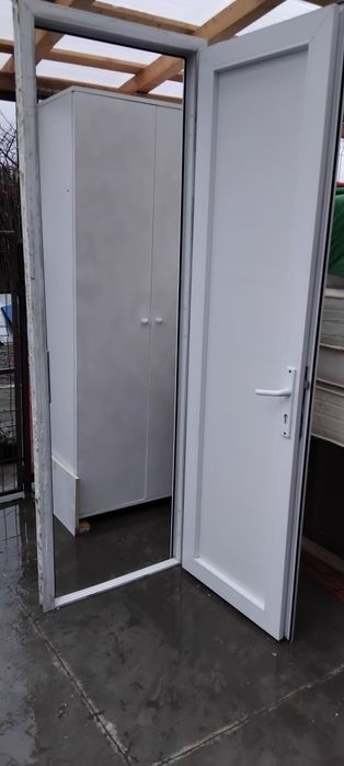 Vînd ușă termopan completă/ este ca și nouă , 210/68