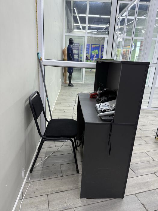 Решепшн, стулья, приперочная, пуфик