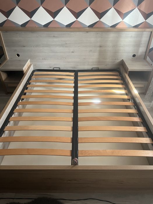 Pat matrimonial 180x200 cu tablie si noptiere integrate-design modern