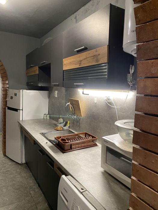 Дава се под наем Двустаен апартамент в Ямбол, Златен рог - 70 кв.м за 255 € - Снимка #6