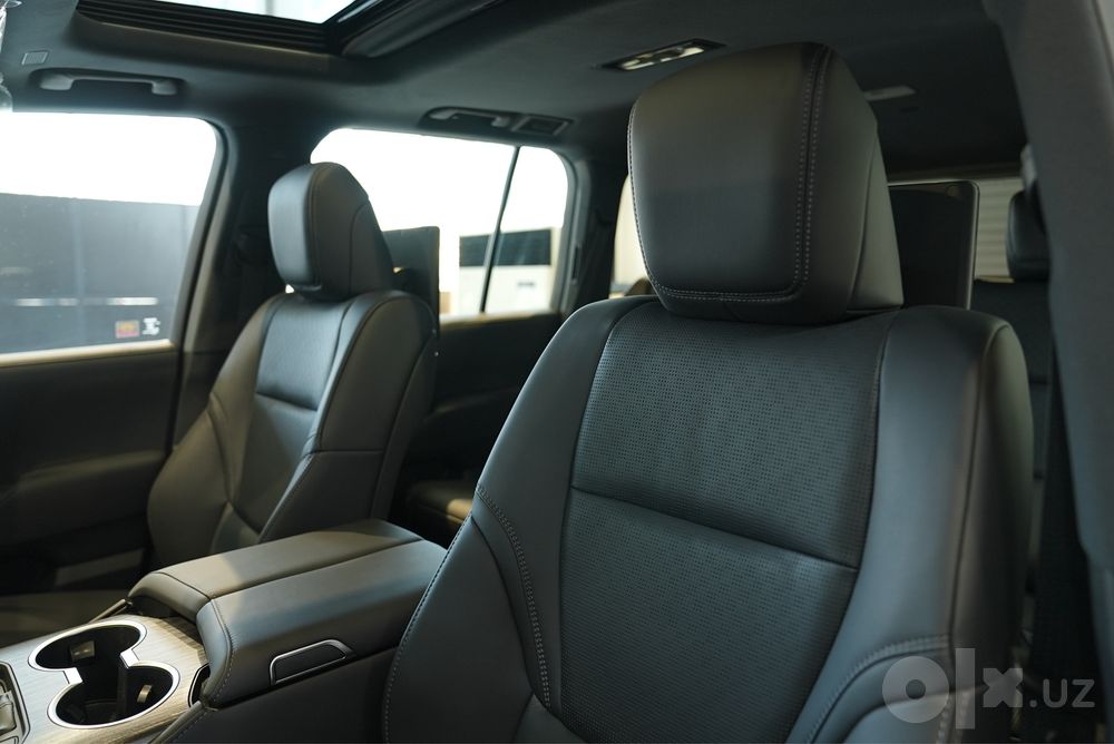 Toyota Land Cruiser 300 hybrid