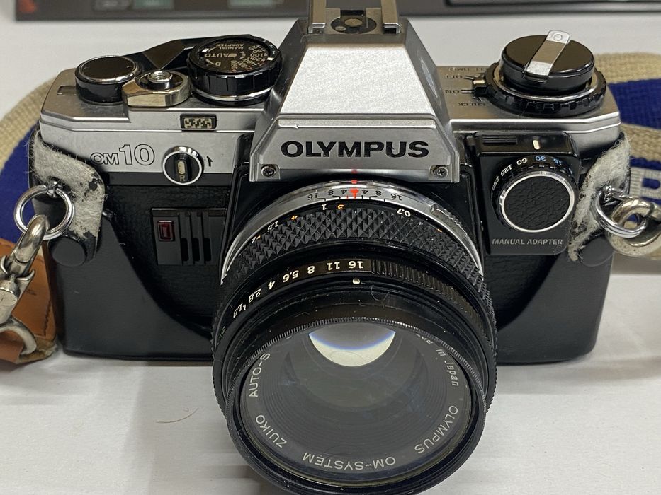 Aparat foto SLR Olympus OM 10,ob 50 mm f 1.8 Grip