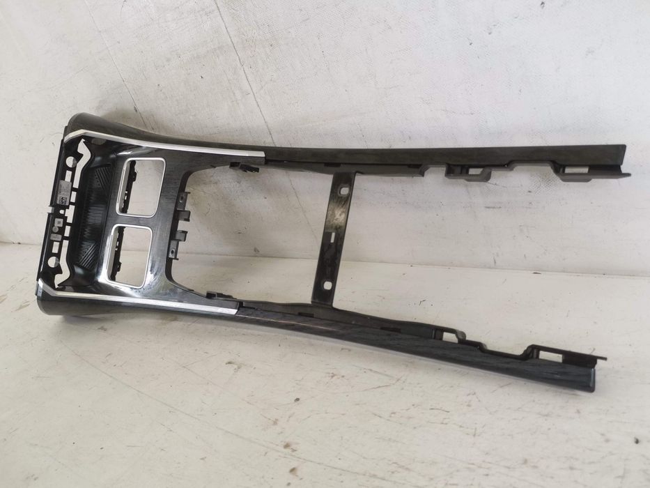 Декоративна Лента за Конзола БМВ i7 G70 Оригинална в Добро Състояние /