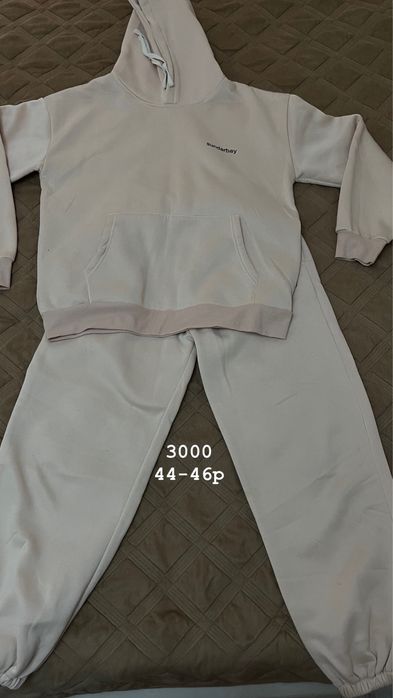 Женские одежды  {б/у}