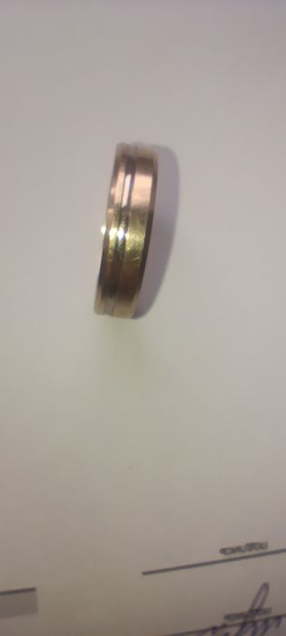 Стильное золотое кольцо (комбинированное), 585 проба, р. 21