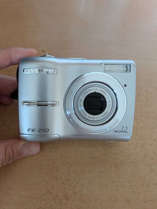 Фотоапарат Olympus FE-210