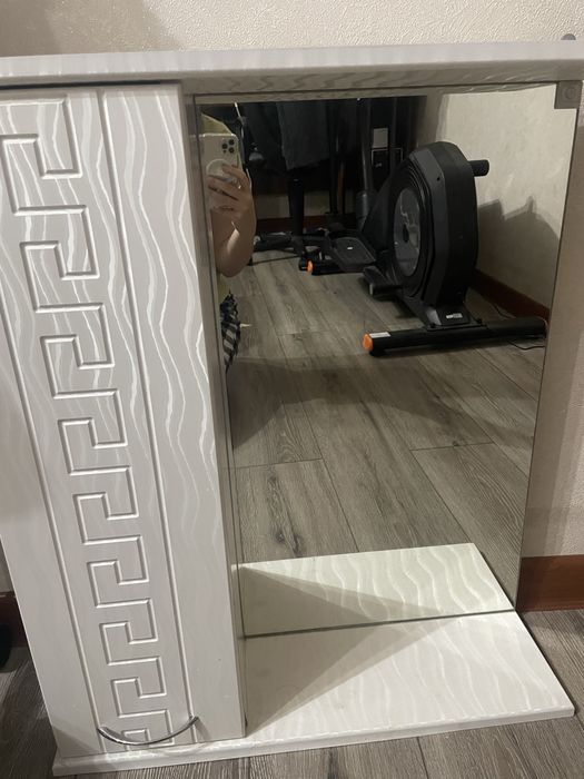 Шкавчик ванную навесной в хорошем состоянии