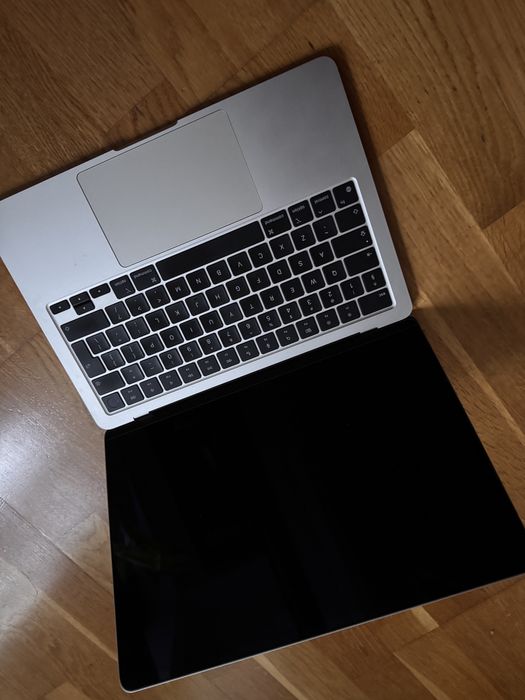 Macbook Air M2 roz 512gb 8gb ram - 50 cicluri incarcare