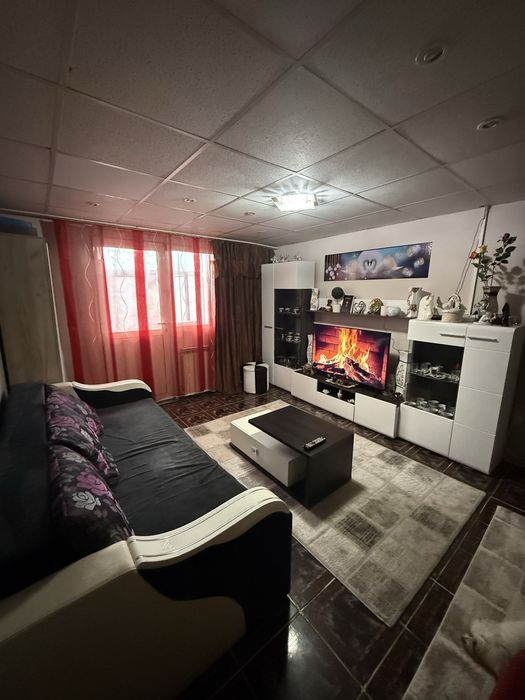 Apartament 2 camere, etaj 1, Micro 4 – centrală proprie, balcon, beci, mobilat – Lugoj