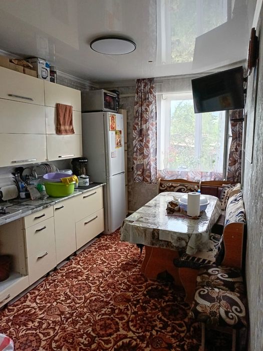 Продаётся трёхкомнатная квартира.