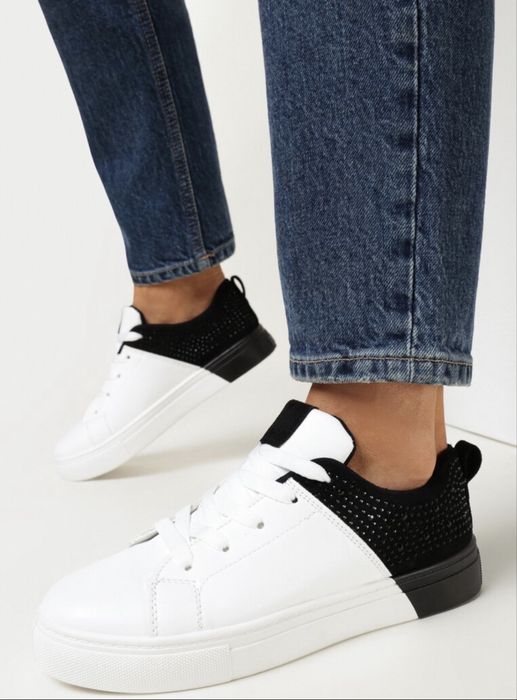 Adidasi dama, marimea 40, dar merg la 39