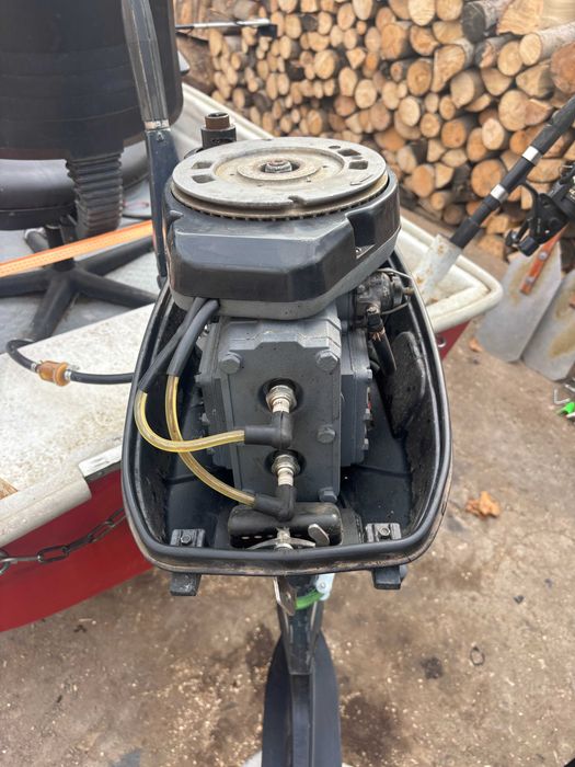 Продавам лодка сепия 2 тутраканка напълно оборудвана