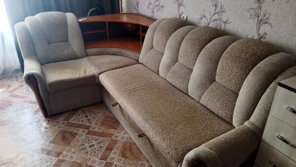 Продам диван угловой