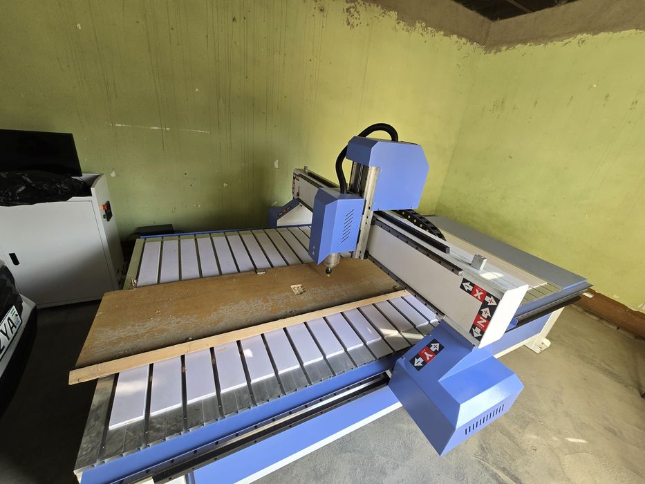 Ровер станок ва плоттер сотилади