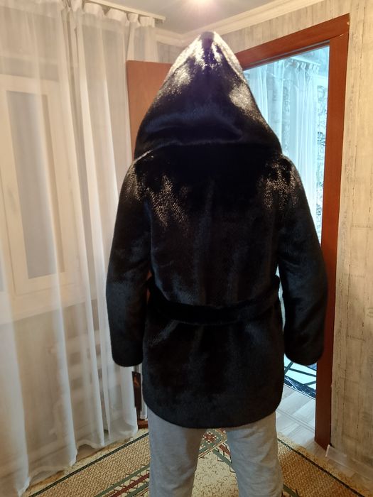 Продам шубу новую