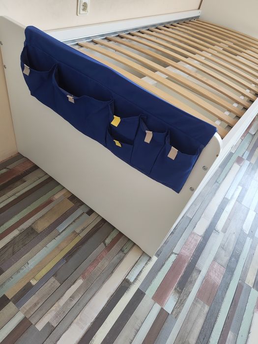 Ikea Slakt. Повдигнато Легло със място за съхранение.