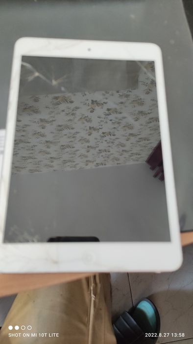 Продавам iPad mini a1432