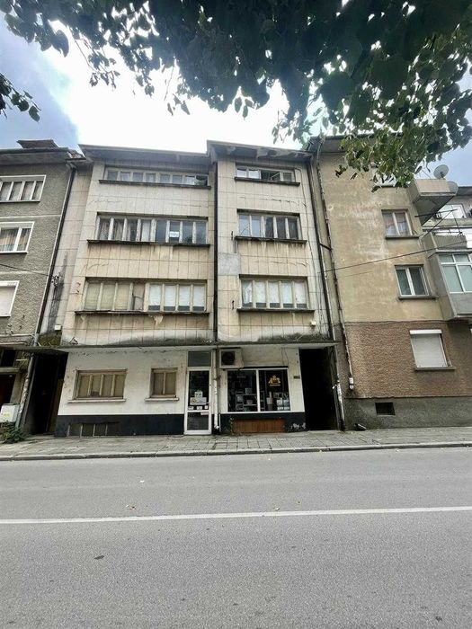 Продава се Тристаен апартамент в Габрово, Център - 120 кв.м за 629 €/кв.м - Снимка #9