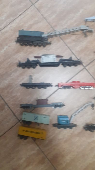 Macarale&vagoane trenulet electric HO