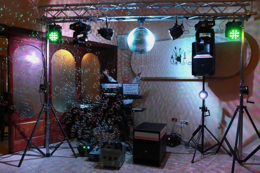 Moving head MINI LED BEAM RGB 12* 12 W, 9/16 Canale DMX