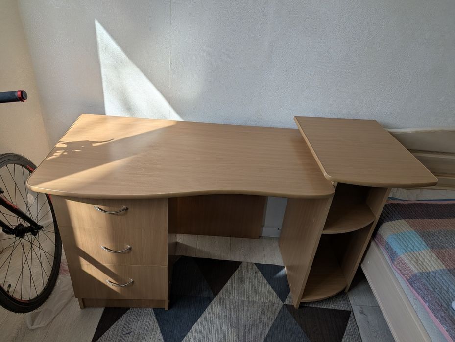 стол компьютерный