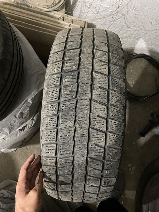 Зимние шины 265/65/17