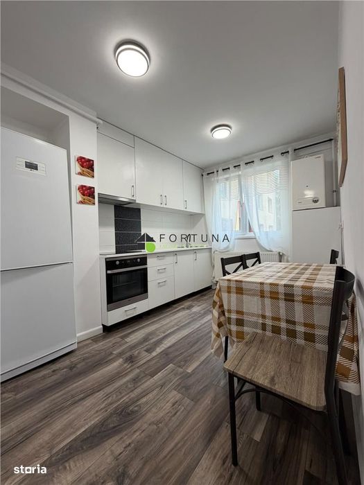 Apartament 3 camere, etaj intermediar, str. Mircea cel Batran