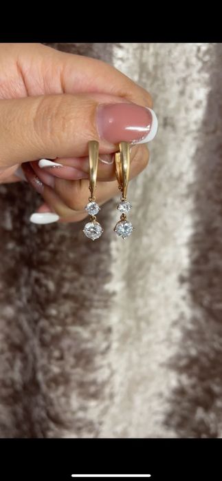 продам новые золотые серьги