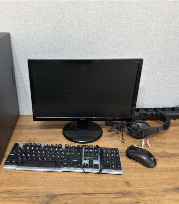 Монитор 60гц+клавиатура+мышка+наушники