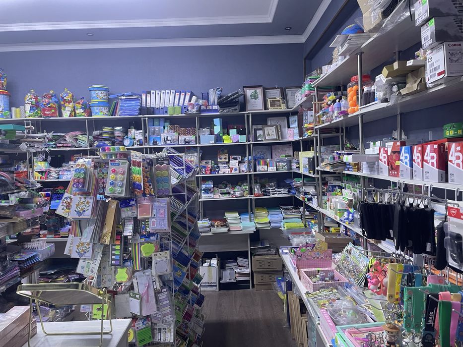 Канцтовар магазин сотилади